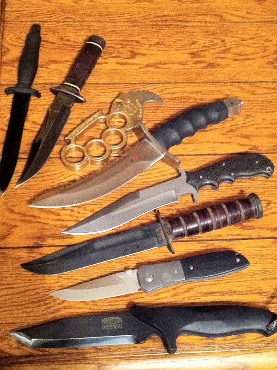 Combat Knife Vs Fighting Knife