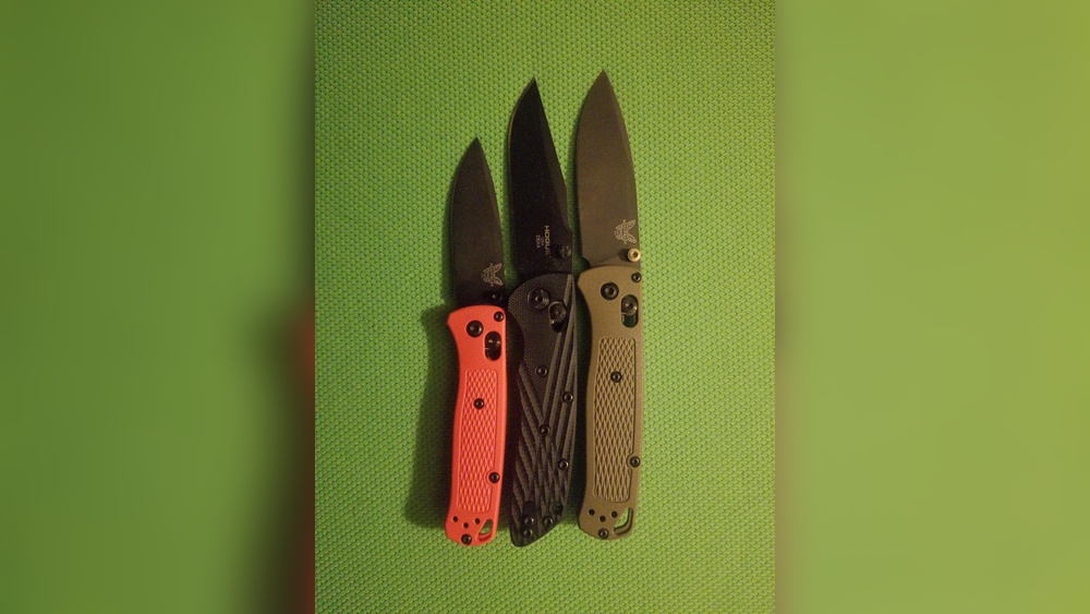 Benchmade Bugout Vs Hogue Deka